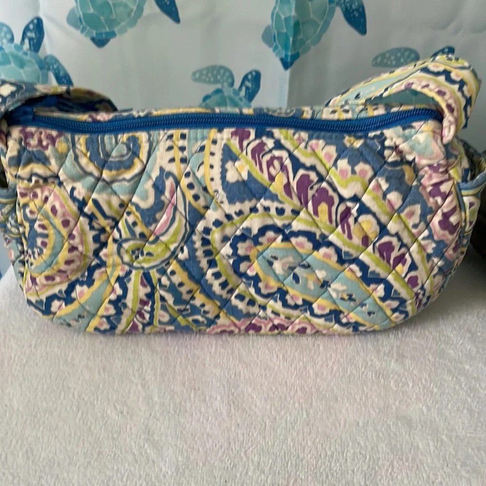 Small Vera Bradley purse with coin purse. - Picture 3 of 8